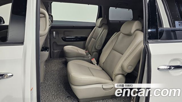 Kia Canival 2019 — photo 17