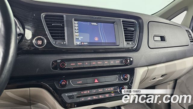 Kia Canival 2019 — photo 18