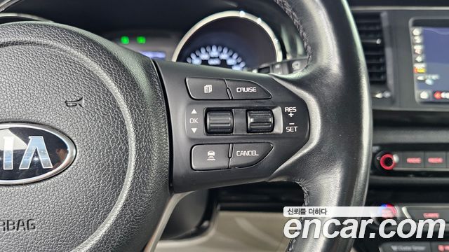 Kia Canival 2019 — photo 22