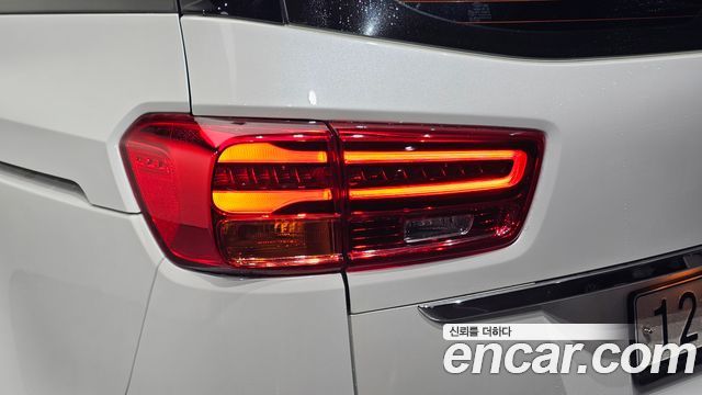 Kia Canival 2019 — photo 9