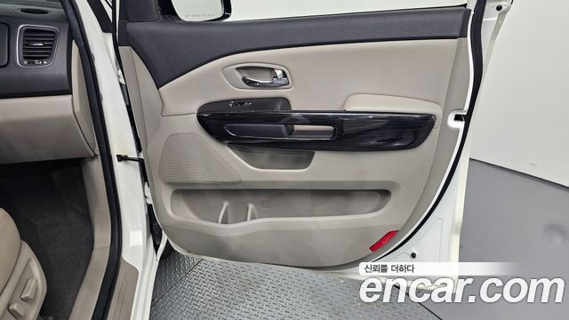 Kia Canival 2019 — photo 15