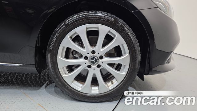 Mercedes-Benz E-Class 2019 — photo 5
