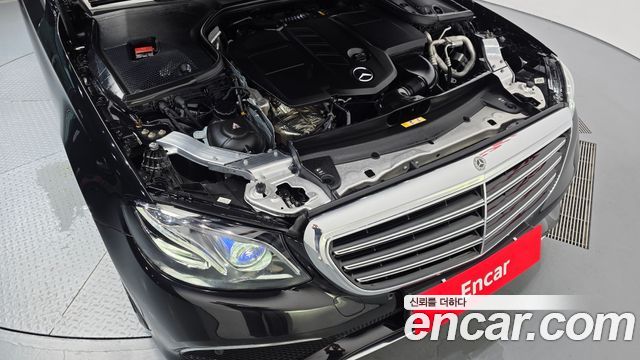 Mercedes-Benz E-Class 2019 — photo 6