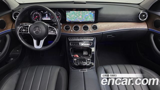 Mercedes-Benz E-Class 2019 — photo 10
