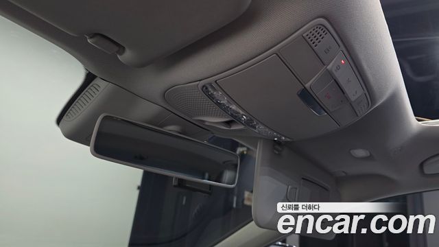 Mercedes-Benz E-Class 2019 — photo 29