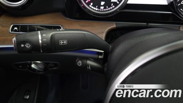 Mercedes-Benz E-Class 2019 — photo 30