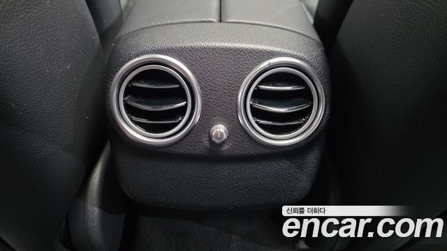 Mercedes-Benz E-Class 2019 — photo 31