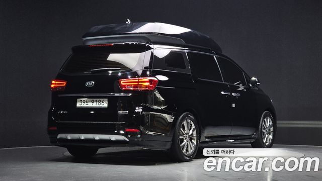 Kia Canival 2019 — photo 2