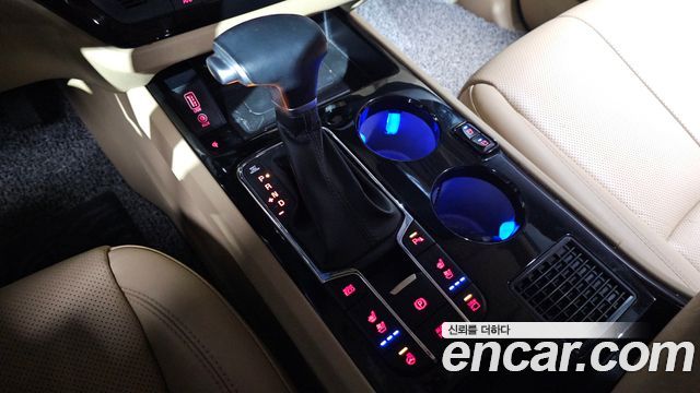 Kia Canival 2019 — photo 12