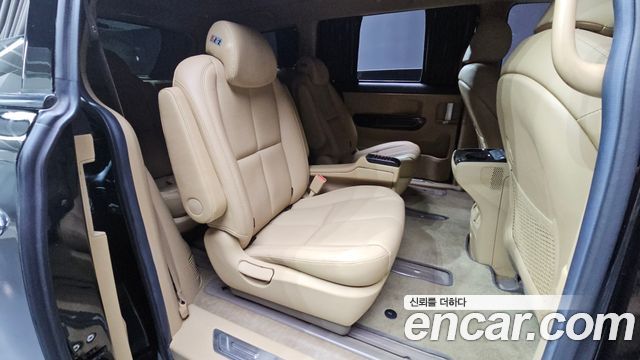 Kia Canival 2019 — photo 17