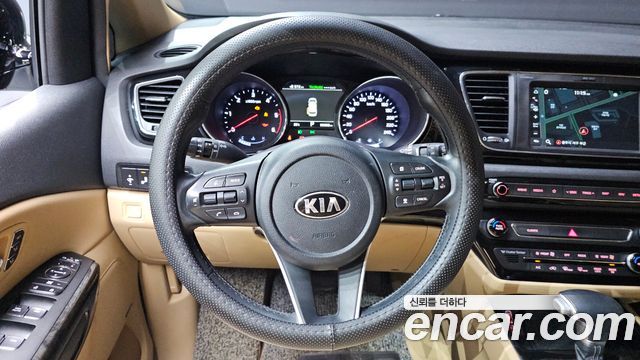 Kia Canival 2019 — photo 21
