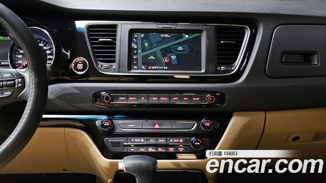 Kia Canival 2019 — photo 22