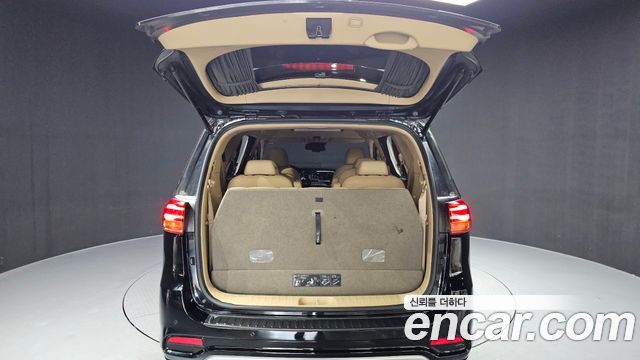 Kia Canival 2019 — photo 36