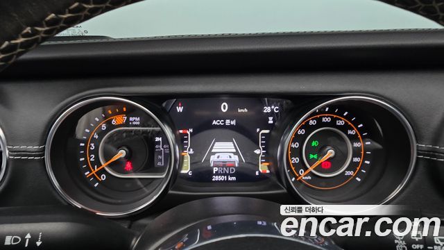 Jeep Wrangler 2022 — photo 11