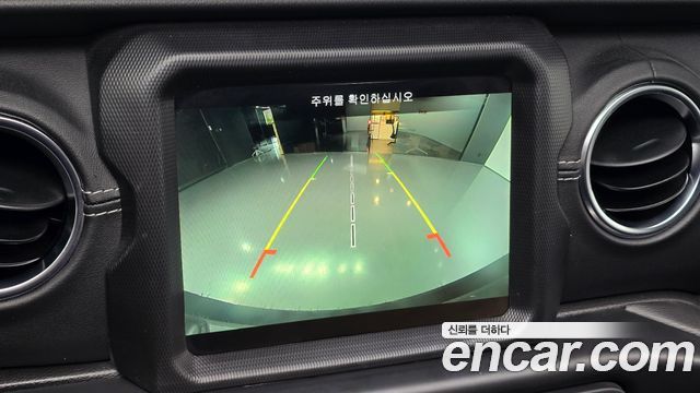 Jeep Wrangler 2022 — photo 22