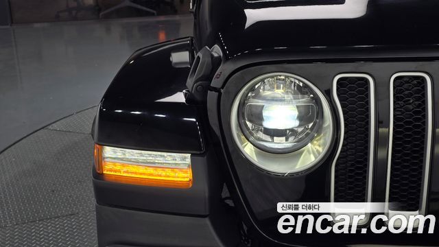 Jeep Wrangler 2022 — photo 8