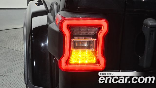 Jeep Wrangler 2022 — photo 9