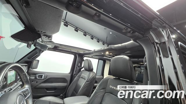 Jeep Wrangler 2022 — photo 28
