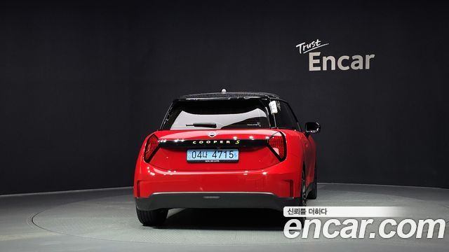 Mini Cooper 2024 — photo 4