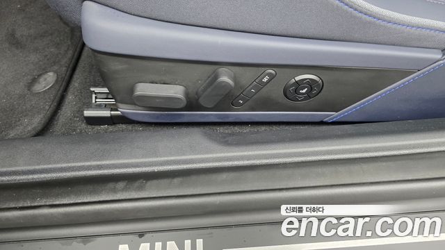Mini Cooper 2024 — photo 29