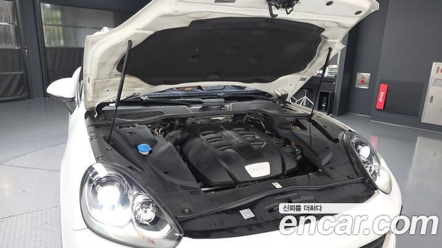 Porsche Cayenne 2016 — photo 6