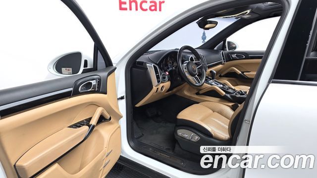 Porsche Cayenne 2016 — photo 10