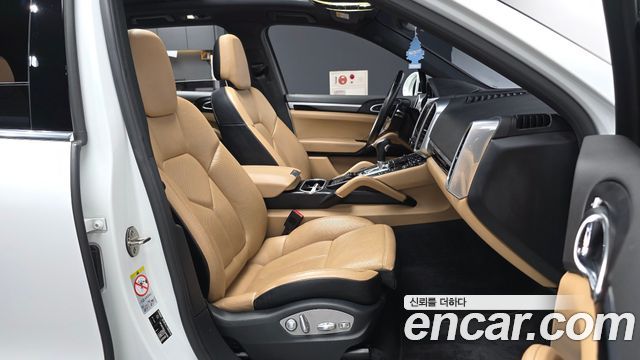 Porsche Cayenne 2016 — photo 11
