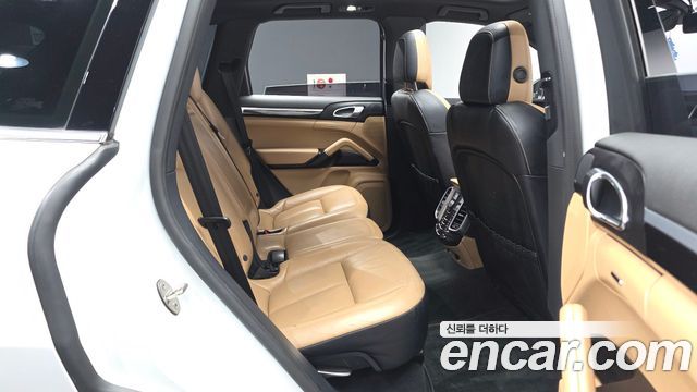 Porsche Cayenne 2016 — photo 12
