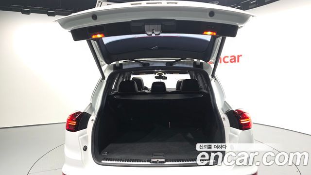 Porsche Cayenne 2016 — photo 14