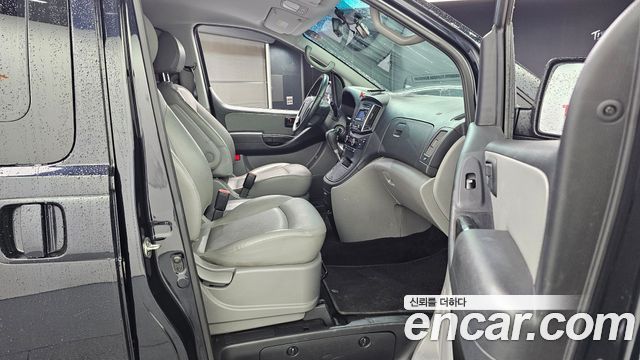 Hyundai Starex 2019 — photo 11