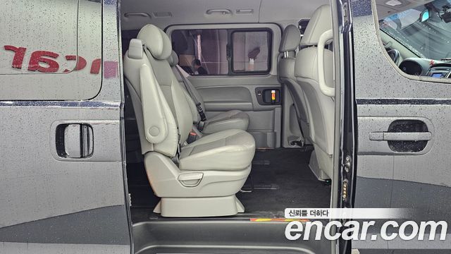 Hyundai Starex 2019 — photo 12
