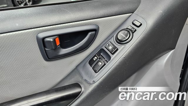 Hyundai Starex 2019 — photo 15