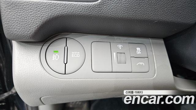 Hyundai Starex 2019 — photo 16