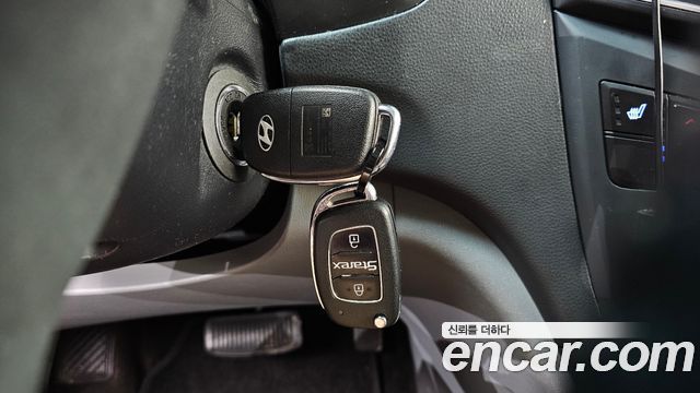 Hyundai Starex 2019 — photo 18