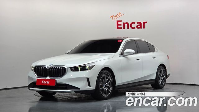 BMW 5-Series 2025 — photo 1