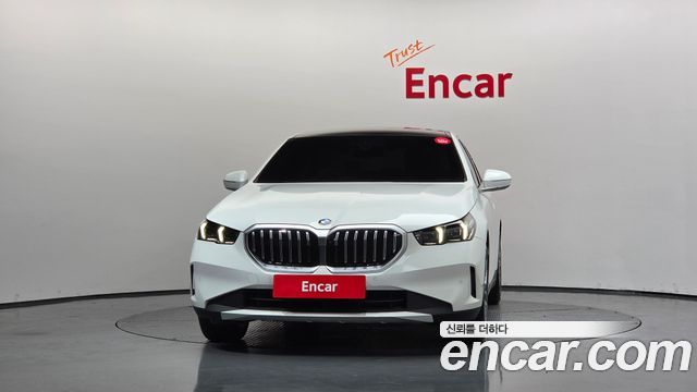 BMW 5-Series 2025 — photo 3