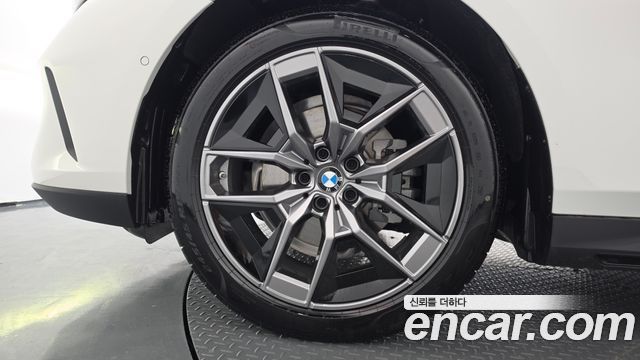 BMW 5-Series 2025 — photo 5