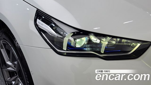BMW 5-Series 2025 — photo 8