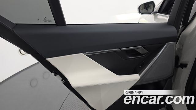 BMW 5-Series 2025 — photo 15