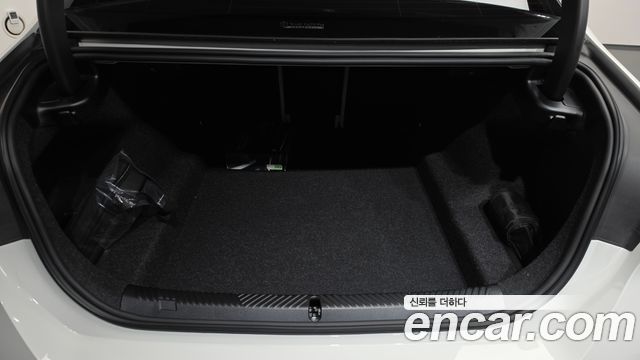 BMW 5-Series 2025 — photo 27