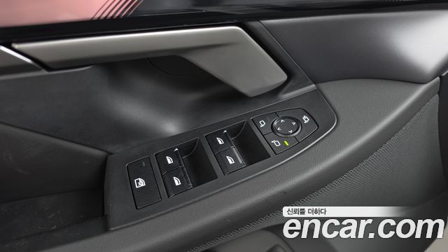 BMW 5-Series 2025 — photo 37