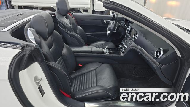 Mercedes-Benz SL-Class 2018 — photo 11