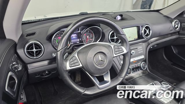 Mercedes-Benz SL-Class 2018 — photo 13