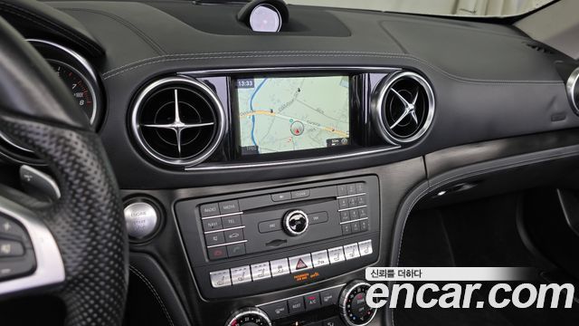 Mercedes-Benz SL-Class 2018 — photo 14