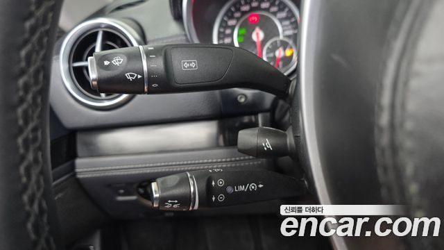 Mercedes-Benz SL-Class 2018 — photo 19