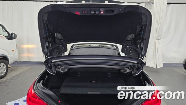 Mercedes-Benz SL-Class 2018 — photo 20