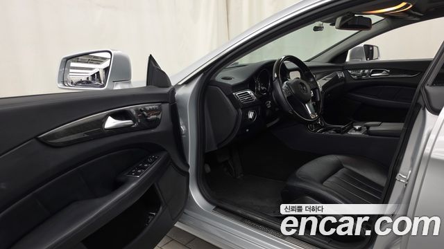 Mercedes-Benz CLS-Class 2012 — photo 10