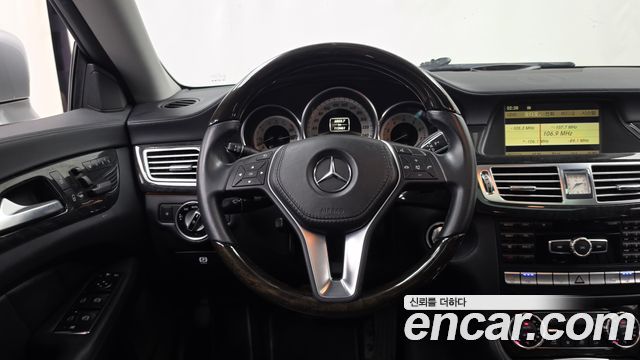 Mercedes-Benz CLS-Class 2012 — photo 13