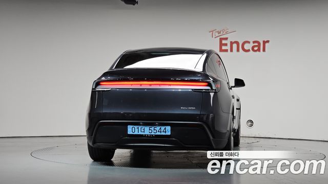 Tesla Model Y 2025 — photo 4