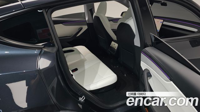 Tesla Model Y 2025 — photo 18